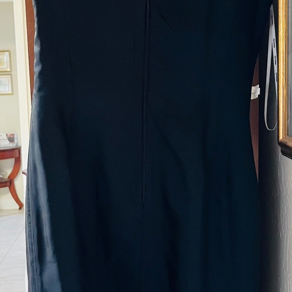 Gorgeous  elegant black floral sheath, size 8 by Kay Unger NY--Classy! - Picture 9 of 12